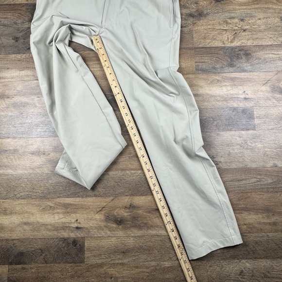 UNDER ARMOUR mens 36x32 PANTS Golf Chino Stretch‎ Grip Waist Khaki - Picture 8 of 9